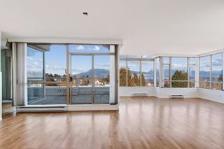 Photo 2: 702 2580 TOLMIE Street in Vancouver: Point Grey Condo for sale in "POINT GREY PLACE" (Vancouver West)  : MLS®# R2692988