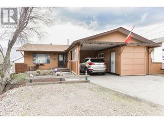 Photo 1: 2513 Dartmouth Drive in Penticton: House for sale : MLS®# 10309488