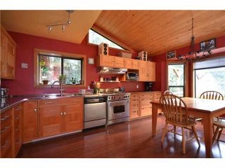 Photo 6: 2931 GRAUMAN RD: Roberts Creek House for sale (Sunshine Coast)  : MLS®# V955183