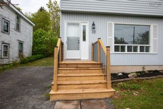 Photo 2: 32 Cedar Street in Windsor: Hants County Residential for sale (Annapolis Valley)  : MLS®# 202211096