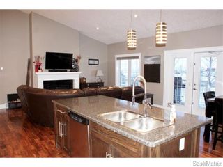 Photo 2: 25 LEIBEL Bay: Balgonie Single Family Dwelling for sale (Regina NE)  : MLS®# 557886