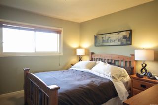 Photo 10: 1053 Wurtele Pl in Esquimalt: Es Esquimalt House for sale : MLS®# 869090