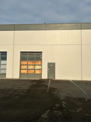 Photo 2: 202 17957 55TH Avenue in Surrey: Cloverdale BC Industrial for sale in "STAMPEDE BUSINESS PARK" (Cloverdale)  : MLS®# C8056236