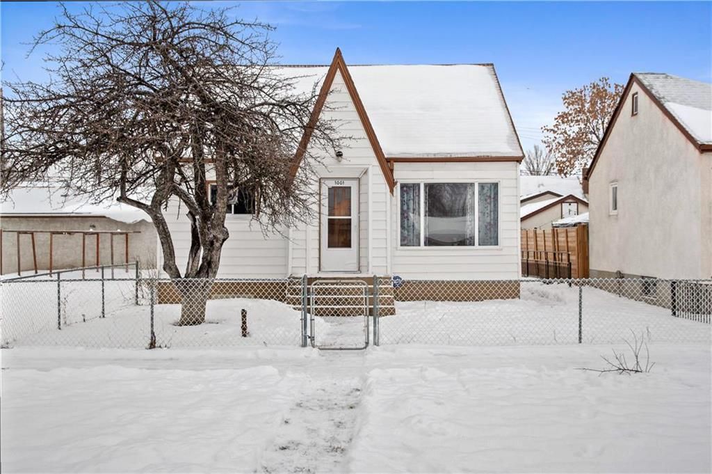 Main Photo: 1001 Boyd Avenue in Winnipeg: Shaughnessy Heights Residential for sale (4B)  : MLS®# 202227098