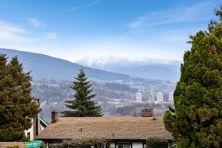 Photo 3: 211 MOUNT ROYAL Drive in Port Moody: College Park PM House for sale : MLS®# R2748495