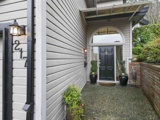 Photo 4: 217 MORNINGSIDE Drive in Delta: Pebble Hill House for sale in "MORNINGSIDE" (Tsawwassen)  : MLS®# R2431224