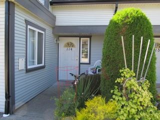 Photo 1: 114 5711 EBBTIDE Street in Sechelt: Sechelt District Townhouse for sale in "EBBTIDE PLACE" (Sunshine Coast)  : MLS®# R2095959