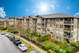 Photo 2: 203 3132 DAYANEE SPRINGS Boulevard in Coquitlam: Westwood Plateau Condo for sale in "Ledgeview" : MLS®# R2747241