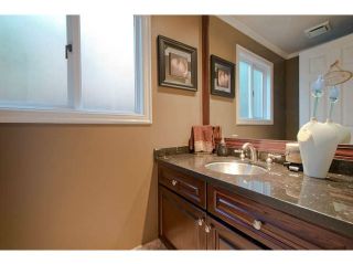 Photo 10: 1743 RUFUS Drive in North Vancouver: Westlynn Townhouse for sale in "Concorde Place" : MLS®# V1045304