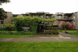 Photo 17: 202 251 W 4TH Street in North Vancouver: Lower Lonsdale Condo for sale in "Britannia Place" : MLS®# R2459222