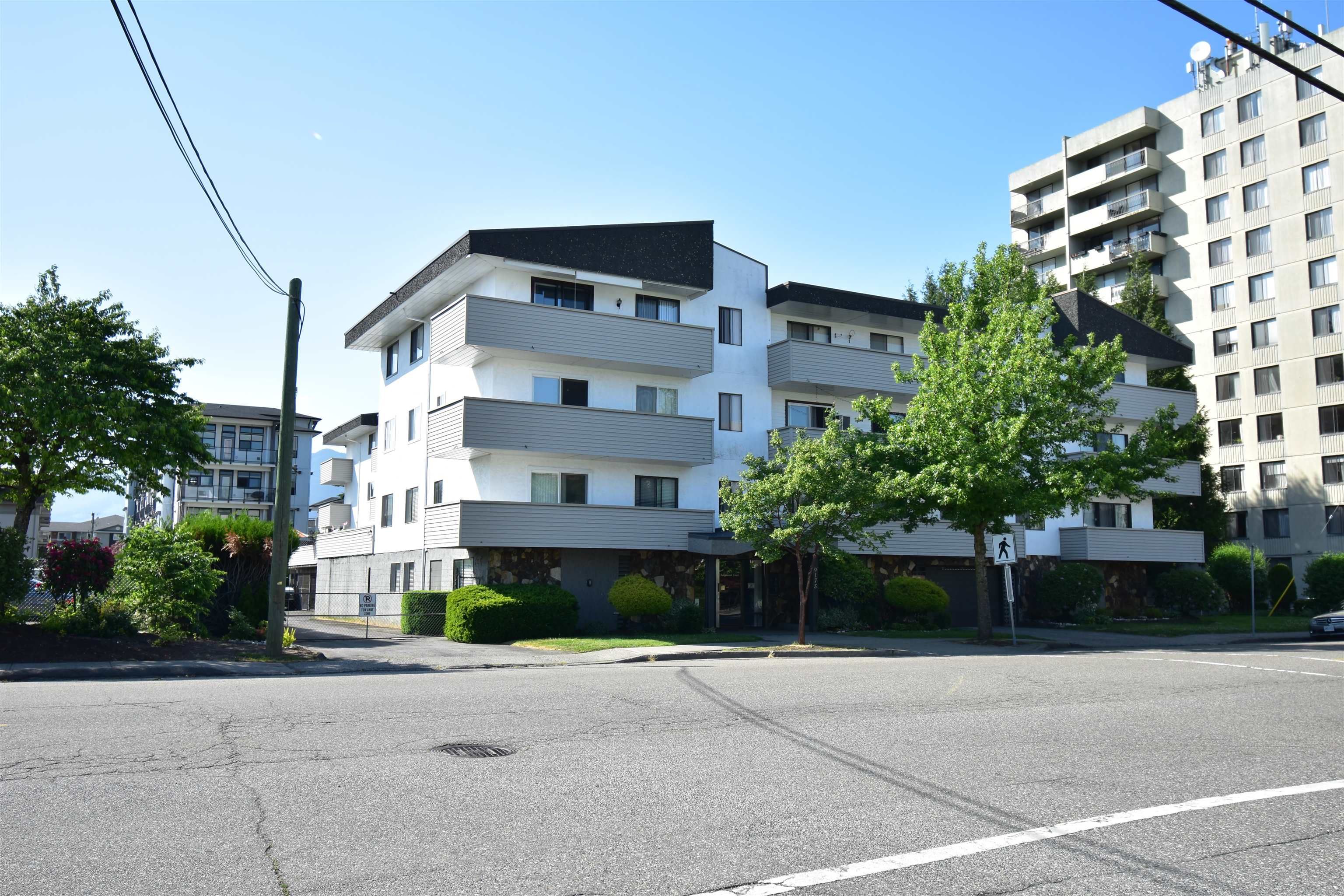 Main Photo: 309 9175 MARY Street in Chilliwack: Chilliwack Proper West Condo for sale in "RIDGEWOOD COURT" : MLS®# R2783042