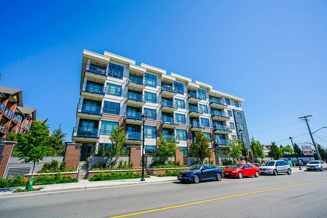 Main Photo: 407 5638 201A Street in Langley: Langley City Condo for sale : MLS®# r2456586