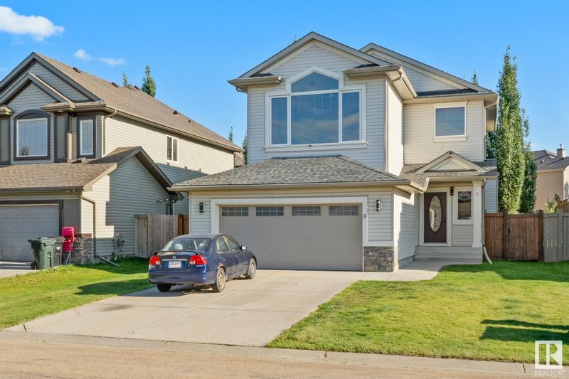 FEATURED LISTING: 9 HICKORY Trail Spruce Grove