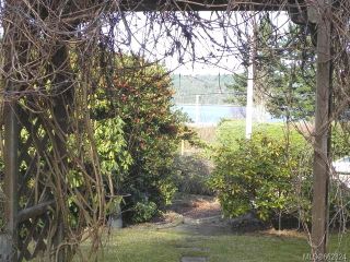 Photo 2: 7621 Ships Point Rd in FANNY BAY: CV Union Bay/Fanny Bay Manufactured Home for sale (Comox Valley)  : MLS®# 662824