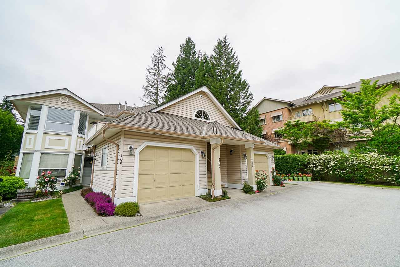 Main Photo: 206 16031 82 Avenue in Surrey: Fleetwood Tynehead Townhouse for sale in "SPRINGFIELD" : MLS®# R2411898