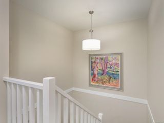 Photo 9: 4 Casey Pl in View Royal: VR Six Mile Row/Townhouse for sale : MLS®# 952366