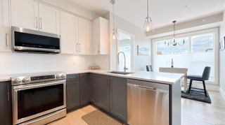 Photo 3: 306 2526 Bevan Ave in Sidney: Si Sidney South-East Condo for sale : MLS®# 916476