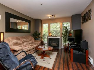 Photo 2: 5 12188 HARRIS Road in Pitt Meadows: Central Meadows Townhouse for sale in "WATERFORD PLACE" : MLS®# V1029394