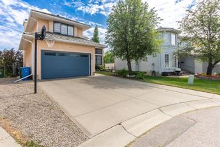 Photo 2: 319 Hampshire Court NW in Calgary: Hamptons Detached for sale : MLS®# A2055105
