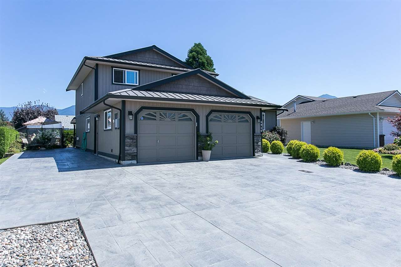 Photo 19: Photos: 6940 COACH LAMP Drive in Chilliwack: Sardis West Vedder Rd House for sale in "WELLS LANDING" (Sardis)  : MLS®# R2093207