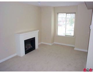 Photo 3: 58 14855 100 Avenue in Surrey: Guildford Townhouse for sale in "Hampstead Mews" (North Surrey)  : MLS®# F2728272