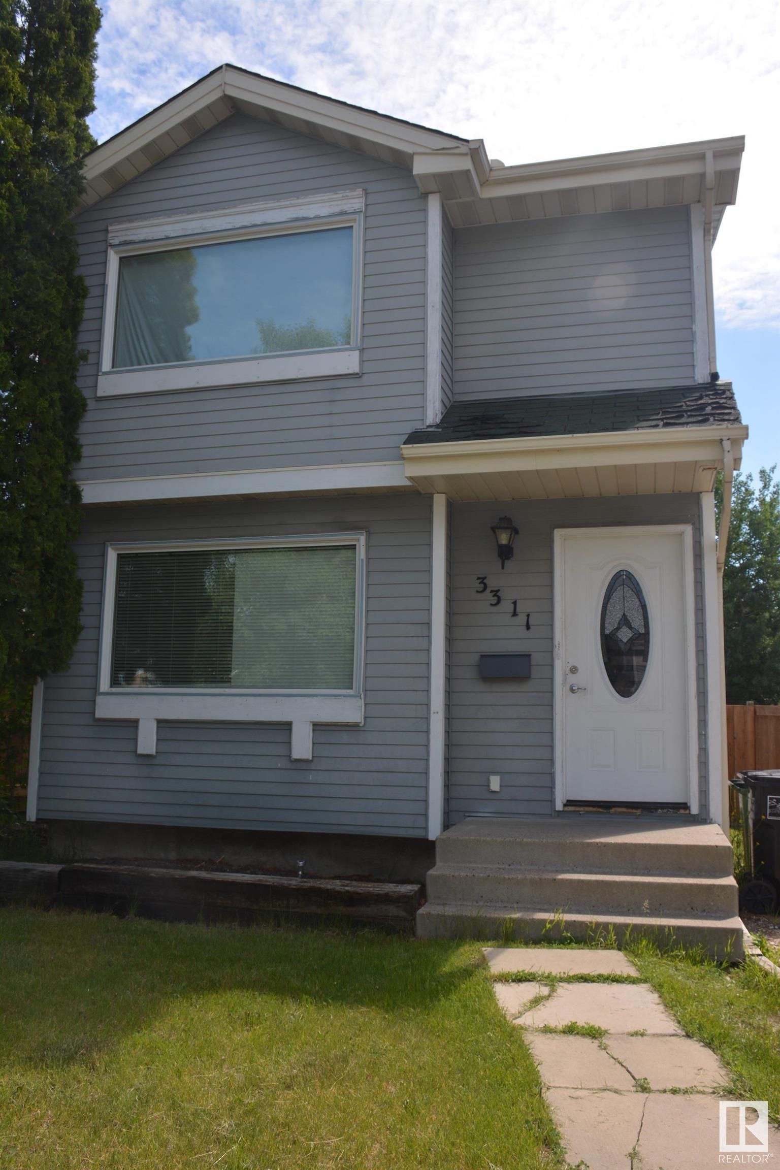 Main Photo: 3311 46 Street in Edmonton: Zone 29 House for sale : MLS®# E4300650