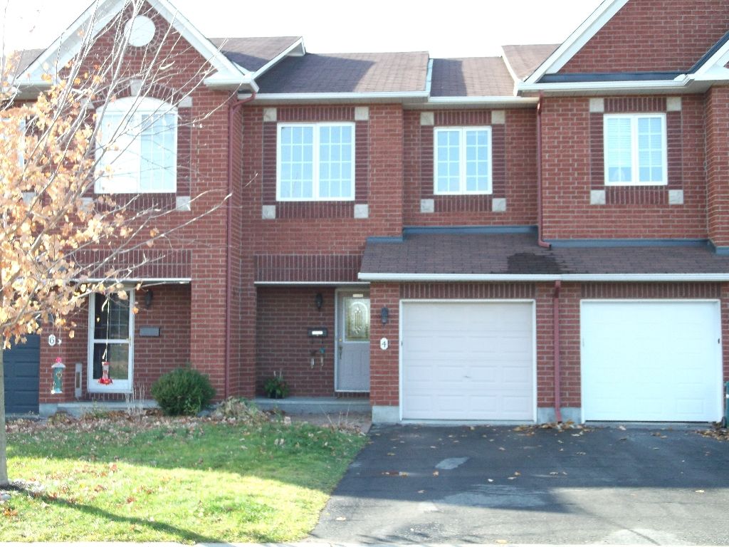Main Photo: 4 Watts Street in Barrhaven: Hertiage Glen Residential Attached for sale (7706)  : MLS®# 813872