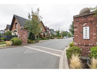 Photo 2: 12 6450 187 Street in Surrey: Cloverdale BC Townhouse for sale in "HILLCREST" (Cloverdale)  : MLS®# R2294761