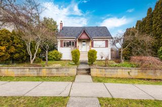 Main Photo: 3859 TRIUMPH Street in Burnaby: Vancouver Heights House for sale (Burnaby North)  : MLS®# R2758550