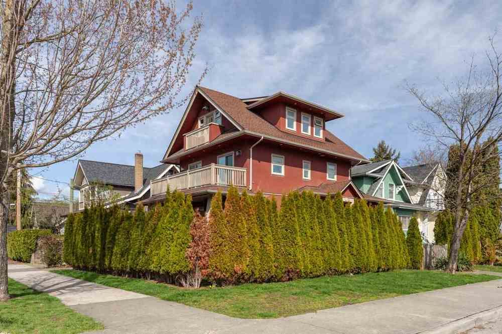 Main Photo: 3185 West 3rd Avenue in Vancouver: Kitsilano Multifamily for sale (Vancouver West)  : MLS®# R2404592