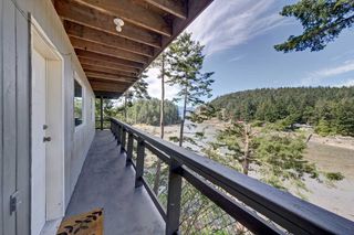 Photo 4: 12473 MALCOLM Road in Madeira Park: Pender Harbour Egmont House for sale in "BEAVER ISLAND" (Sunshine Coast)  : MLS®# R2168067