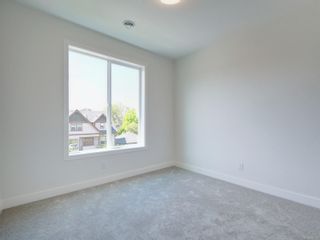 Photo 12: 2425 Chambers St in Victoria: Vi Fernwood Half Duplex for sale : MLS®# 915339