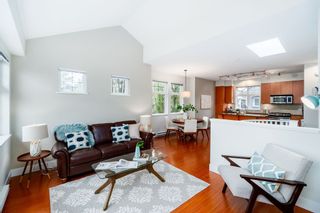 Photo 2: 2284 ST. GEORGE Street in Vancouver: Mount Pleasant VE Townhouse for sale in "VANTAGE" (Vancouver East)  : MLS®# R2313489