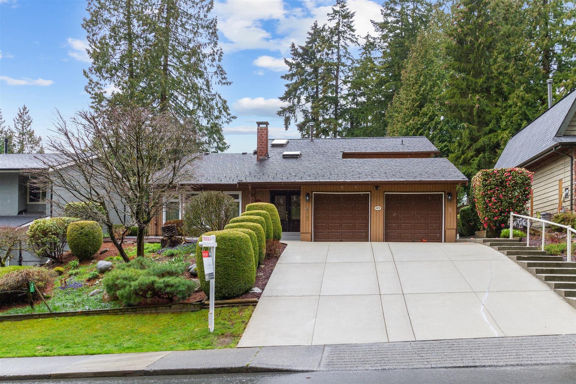 Main Photo: 522 HICKEY Street in Coquitlam: Central Coquitlam House for sale : MLS®# R2769716