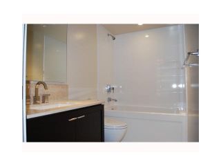 Photo 3: 606 1320 CHESTERFIELD Avenue in North Vancouver: Central Lonsdale Condo for sale : MLS®# R2023631