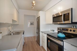 Photo 10: 101 1585 4th Avenue in Vancouver: Grandview VE Condo for sale (Vancouver East)  : MLS®# V949221