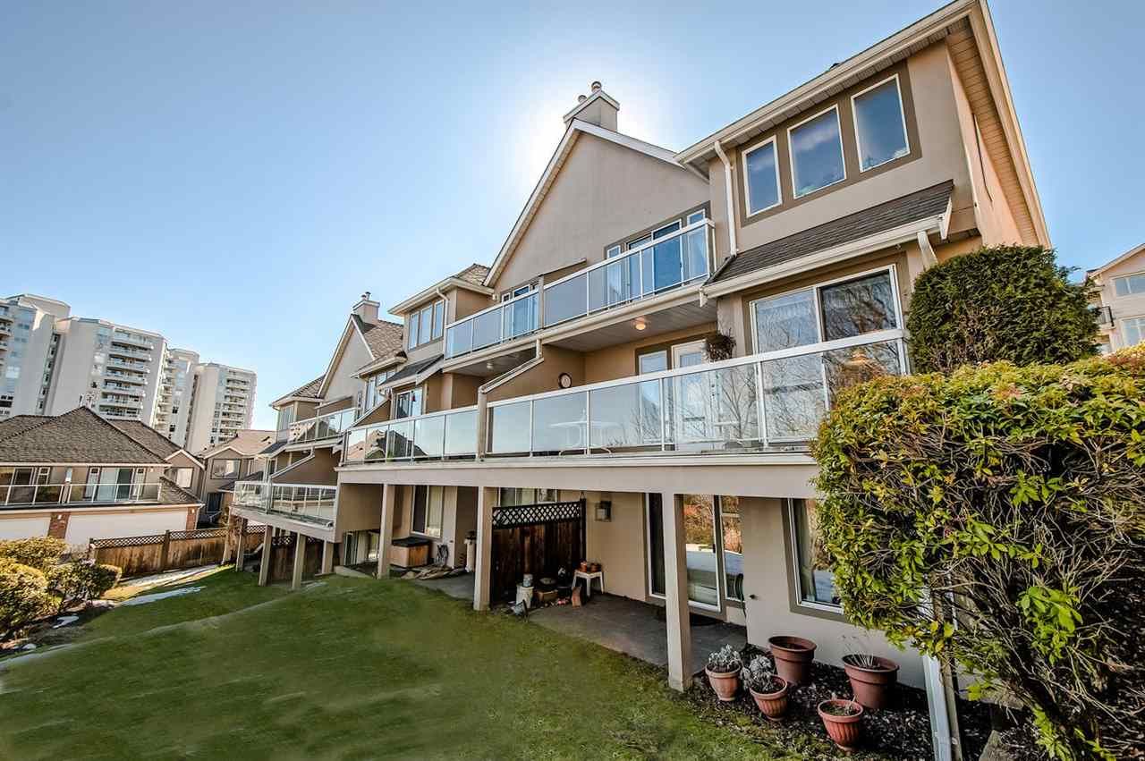 Main Photo: 27 72 JAMIESON Court in New Westminster: Fraserview NW Townhouse for sale : MLS®# R2346074