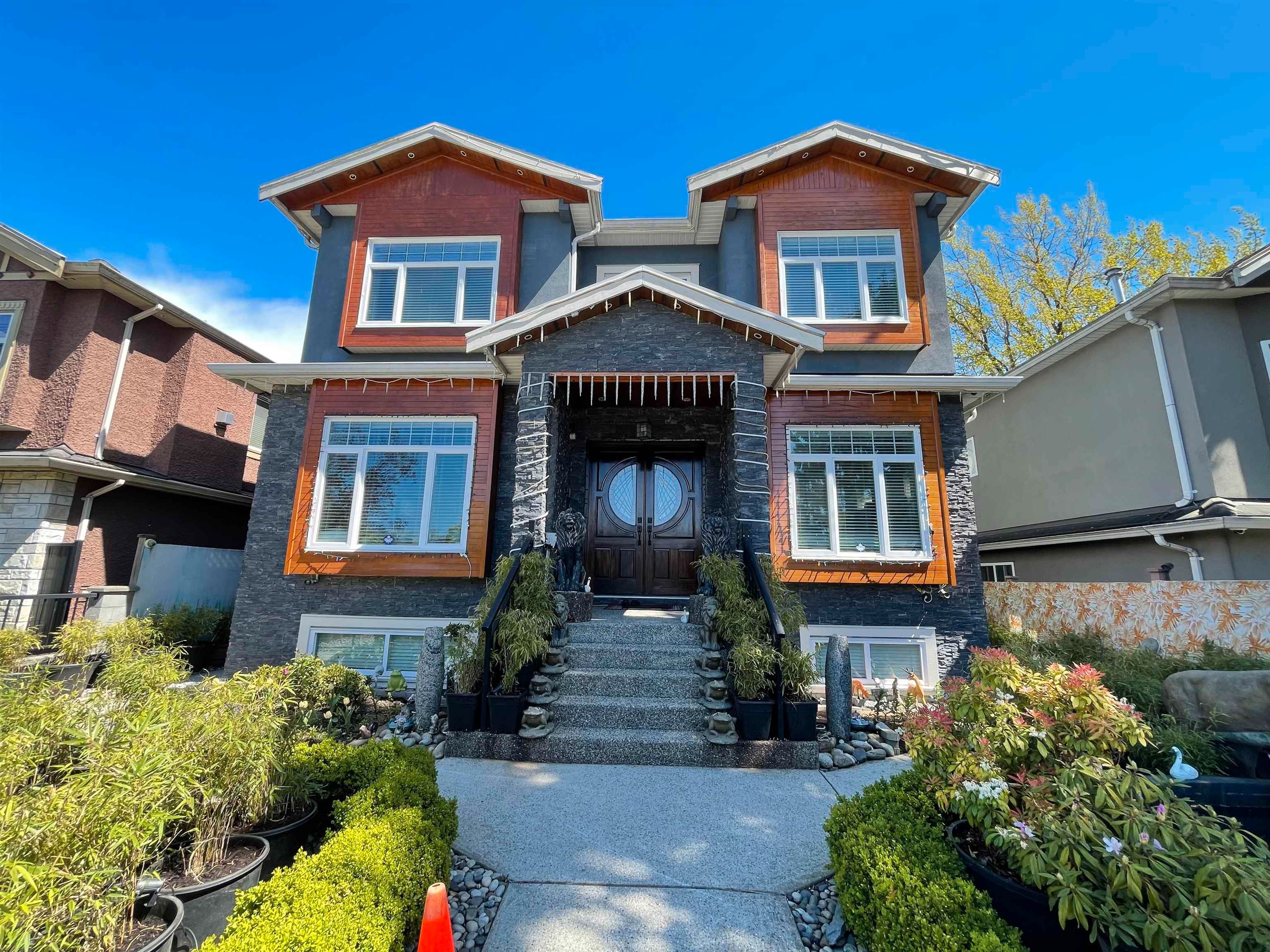 Main Photo: 6872 KNIGHT Street in Vancouver: Knight House for sale (Vancouver East)  : MLS®# R2845995