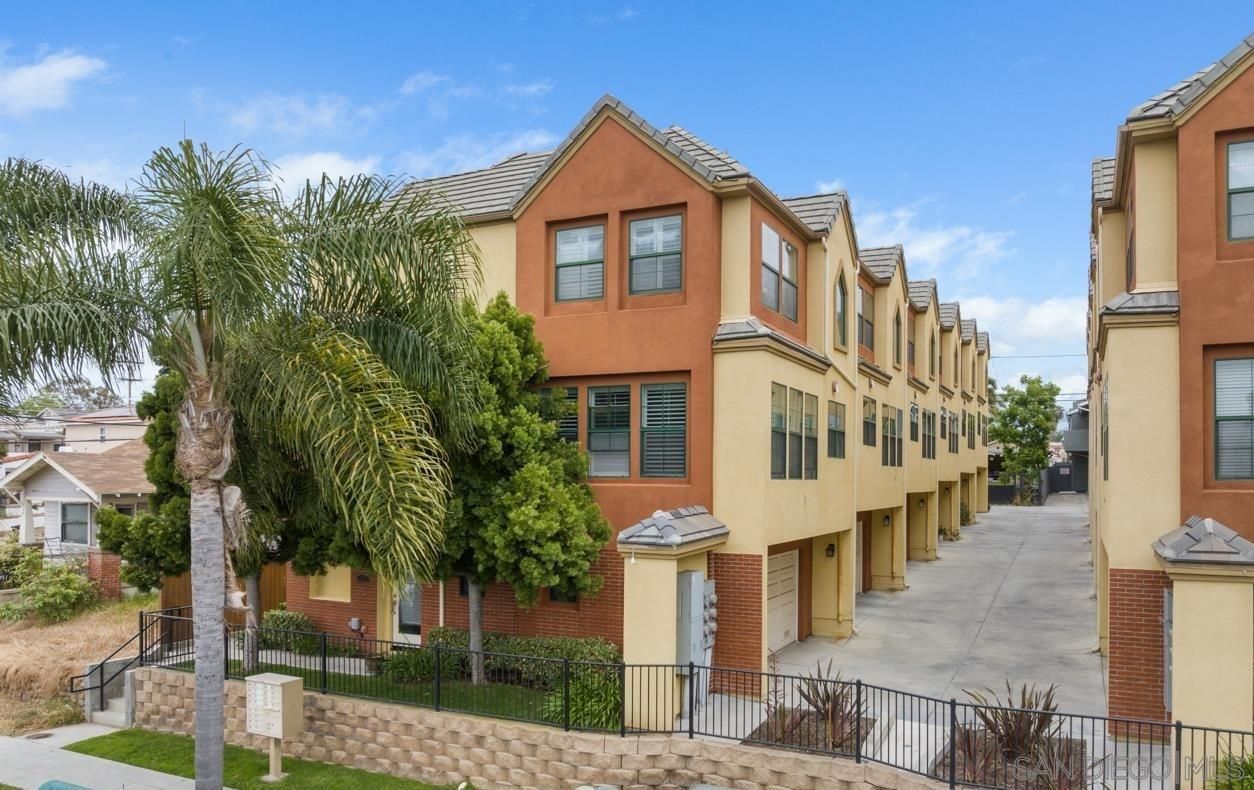 Main Photo: NORTH PARK Townhouse for sale : 3 bedrooms : 4071 Alabama St. in San Diego