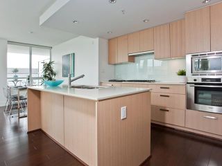 Photo 5: 307 1675 W 8TH Avenue in Vancouver: Fairview VW Condo for sale in "CAMERA" (Vancouver West)  : MLS®# V842603