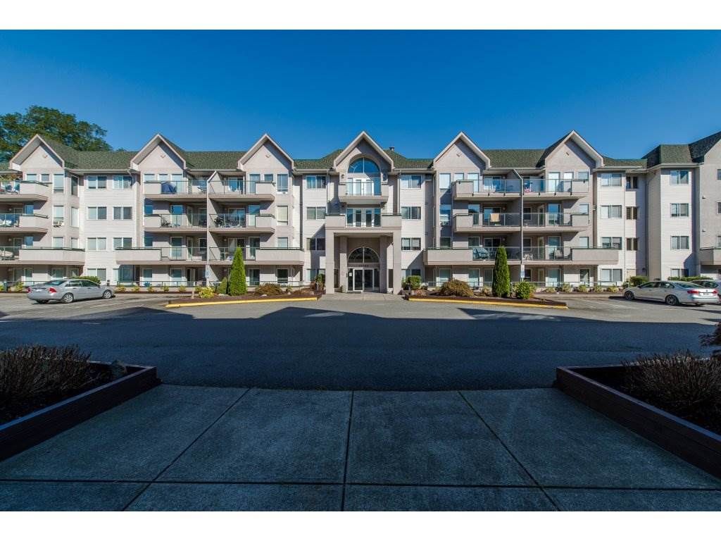 Main Photo: 112 33738 KING Road in Abbotsford: Poplar Condo for sale in "College Park" : MLS®# R2138684