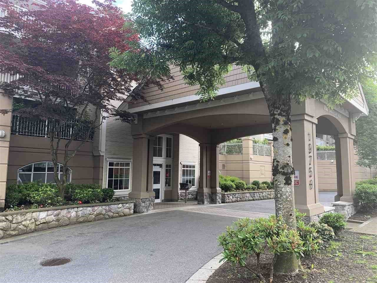 Main Photo: 207 19750 64 Avenue in Langley: Willoughby Heights Condo for sale in "THE DAVENPORT" : MLS®# R2457429