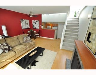 Photo 3: 202 655 W 7TH Avenue in Vancouver: Fairview VW Townhouse for sale in "The Ivys" (Vancouver West)  : MLS®# V777354