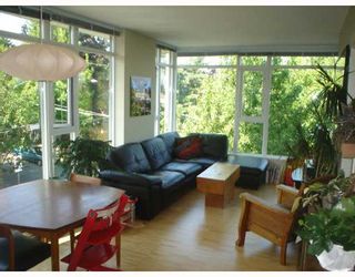 Photo 1: 301 2520 MANITOBA Street in Vancouver: Mount Pleasant VW Condo for sale (Vancouver West)  : MLS®# V777212
