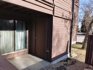 Photo 3: 104 439 Pendygrasse Road in Saskatoon: Fairhaven Residential for sale : MLS®# SK927357