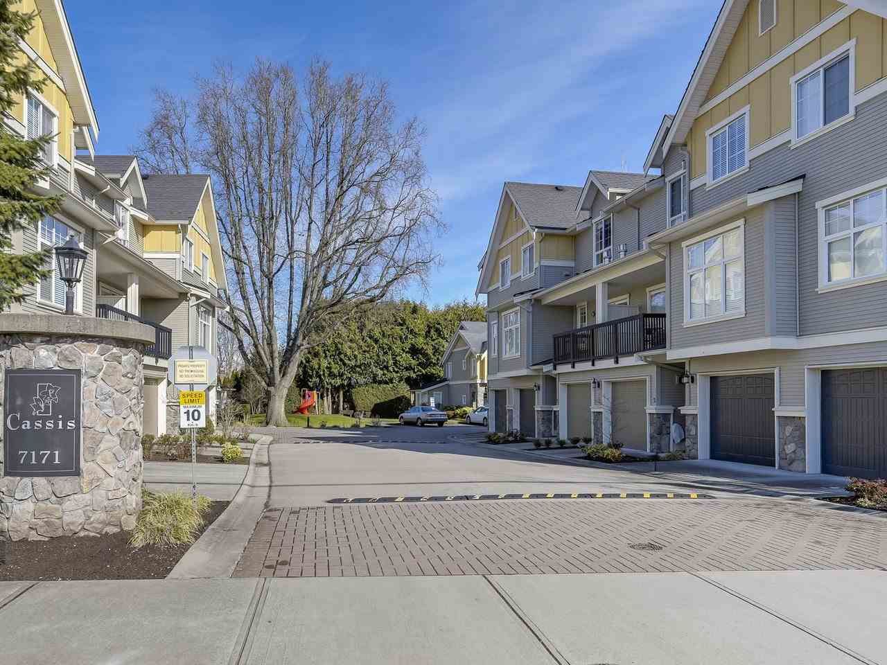 Main Photo: 8 7171 STEVESTON Highway in Richmond: Broadmoor Townhouse for sale in "CASSIS" : MLS®# R2246990