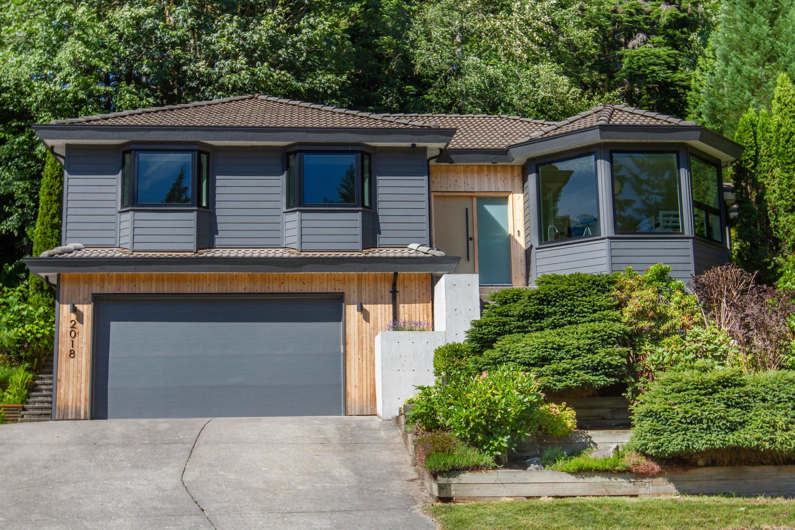 Main Photo: 2018 BLUEBIRD Place in Squamish: Garibaldi Highlands House for sale in "GARIBALDI HIGHLANDS" : MLS®# R2710420