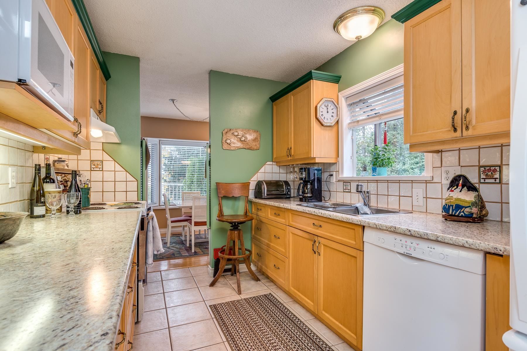 Photo 18: Photos: 344 OXFORD Drive in Port Moody: College Park PM House for sale : MLS®# R2631016