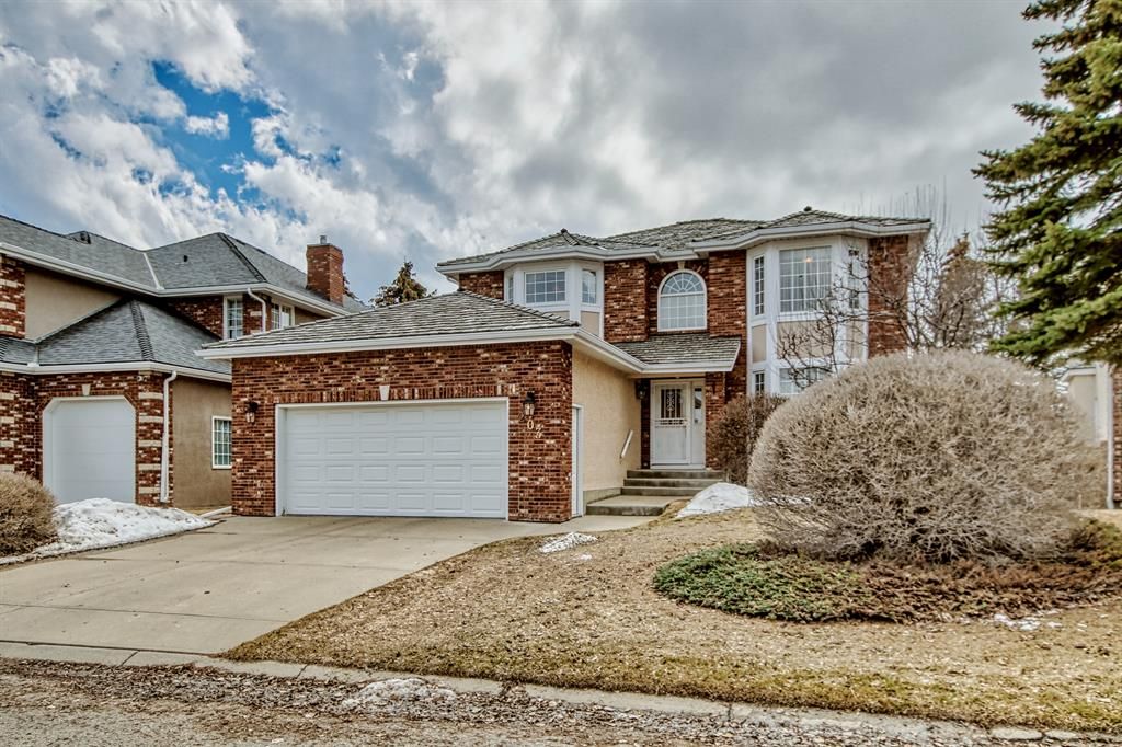 Main Photo: 203 Christie Park View SW in Calgary: Christie Park Detached for sale : MLS®# A2036072