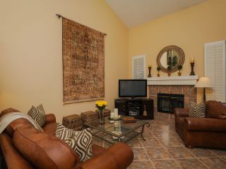 Photo 3: CARMEL VALLEY Townhouse for rent : 2 bedrooms : 13325 KIbbings in San Diego